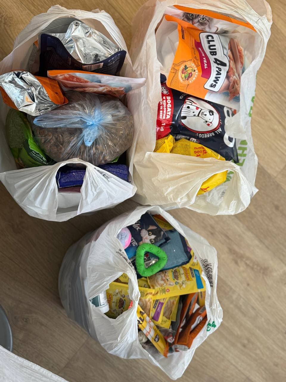 ЗДО 547 разом з дітками, батьками та персоналом долучився до збору корму та смаколиків для тварин з притулку, в рамках занять з турботи про тварин.